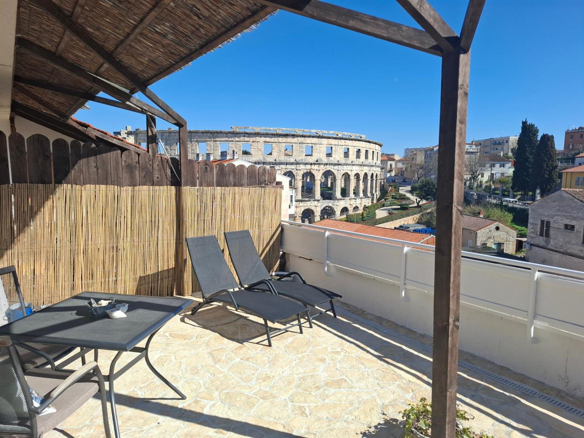 Terrace Dream View Over Amphitheatre Pula Exterior photo